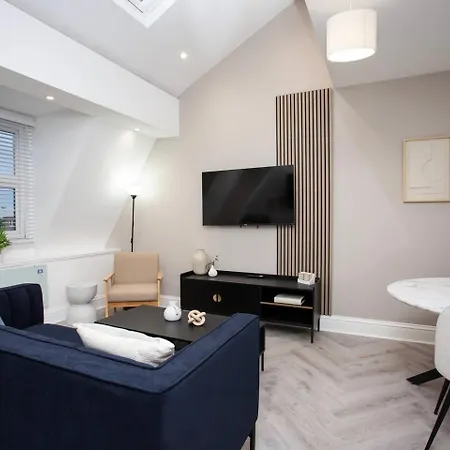 Blenheim House Wifi Free Parking City Centre شقة