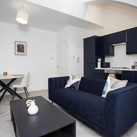 Blenheim House Wifi Free Parking City Centre شقة *