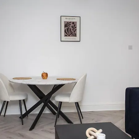 Blenheim House Wifi Free Parking City Centre