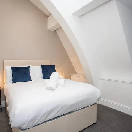 Blenheim House Wifi Free Parking City Centre شقة ليدز