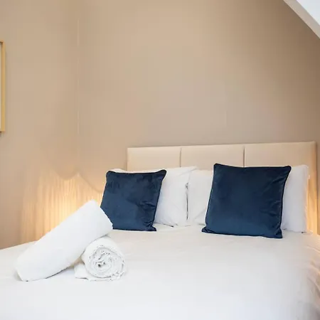 Blenheim House Wifi Free Parking City Centre شقة