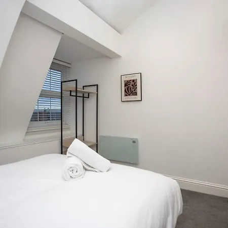 Blenheim House Wifi Free Parking City Centre